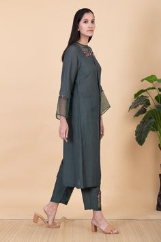 Buy Green All Weather Pure Silk Qaina Organza Patchwork Kurta And Pant Set For Women by Chambray & Co. Online at Aza Fashions. Green Organza Sets With Straight Kurta, Fitted Green Straight Kurta Pant Set, Green Long Sleeve Organza Kurta, Designer Green Kurta With Embroidered Sleeves, Green Fitted Organza Kurta, Green Straight Pants Sets For Eid, Fitted Green Pants For Eid, Traditional Green Sets For Work, Festive Green Sets With Embroidered Sleeves