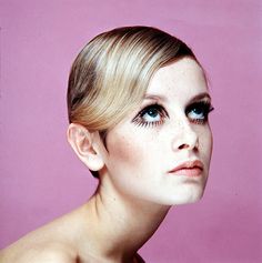 Twiggy January 1967 Twiggy Lawson, Twiggy 60s, 1960s Makeup, 60s Fashion Trends, Twiggy Makeup, 60s Makeup, Jean Shrimpton