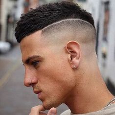 Discover 20 Short Haircuts for Men That Will Turn Heads Everywhere! From stylish short hairstyles for men to sharp mens haircuts straight hair, this collection has it all. Explore mens wavy haircuts and find the perfect look for your wavy hair. Whether you prefer mens medium length hairstyles or trendy mens hairstyles medium, you\'ll find inspiration here. Don’t forget about mens hairstyles thick hair that add volume and flair. Get ready to elevate your style game and make a statement! Hard Part Haircut, Skin Fade, Very Short Haircuts, Faded Hair