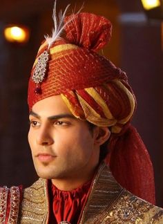 Groom Accessories, Wedding Outfit Men, Royal Look, Indian Groom, Turban Style, We Are The World, Groom Wear