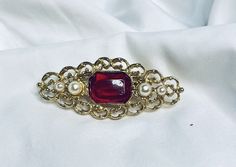 Vintage Gold Bar Brooch Pin with Red Center Gem and Pearls Elegant Red Brooch Pins, Vintage Red Brooches For Formal Occasions, Vintage Red Pins For Party, Gold Bar, Gold Gold, Brighton, Vintage Gold, Brooch Pin, Brooches