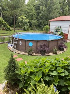 Piscina Pallet, Small Pools Backyard, Above Ground Pool Deck Ideas, Above Ground Pool Deck, Pool Ideas On A Budget, Pool Deck Ideas, Best Above Ground Pool, Swimming Pool Decks, Outdoor Pool Area