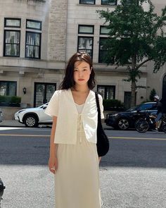 Wedding Guest Outfit Gender Neutral, Styling Linen Dress, Style Long Pencil Skirt, Japanese Soft Fashion, Basic Fits Summer, Japan Fashion Spring, Korean Church Outfit, Asian Summer Fashion, Tokyo Summer Fashion