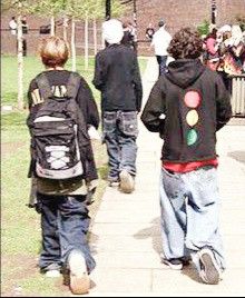 2000s Big Brother Aesthetic, 90s Older Brother Aesthetic, Big Baggy Jeans Outfit, 2000s Big Brother Core, 2000s Older Brother Core Outfits, Older Brother Core Outfit, Baggy Clothes 90s, Super Baggy Pants, 90s Baggy Style