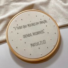 a cross - stitch pattern with the words, i tudo que pediras im gracco crenoo, regrifis mateus