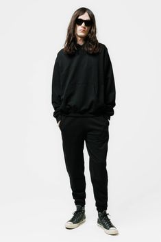 OVERSIZED FIT HOODIE CRAFTED FROM A SUPER SOFT, PRE-SHRUNK HEAVY WEIGHT JERSEY COTTON, FOR THE ULTIMATE JERSEY. FEATURES RIBBED HEM & CUFFS. Iggy And The Stooges, Slim Sweatpants, The Stooges, Shorts Sweatpants, Fitted Joggers, Vintage Jerseys, Oversized Hoodie, Workout Hoodie, Oversize Hoodie