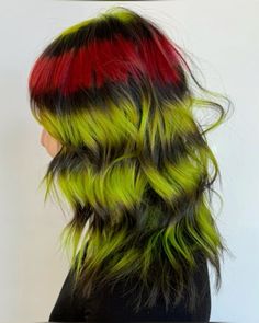 Two Color Hair, Blonde Dreadlocks, Amber Hair, Halloween Hairstyles, Venus Of Willendorf, World Hair, Creative Hair Color, Goth Hair, Hair Color Crazy