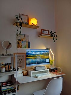 Apartment Bedroom Ideas With Desk, Mini Desk Aesthetic, Desk With Floating Shelves Above It, Study Place Ideas, Desk Setup Small Spaces, Desk Shelf Ideas, Desk Space Aesthetic, Work Space Ideas, Study Desk Setup