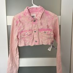 Madden Nyc Pink Crop Denim Jacket Size M Trendy Distressed Cotton Outerwear, Trendy Acid Wash Long Sleeve Outerwear, Trendy Acid Wash Button-up Outerwear, Spring Acid Wash Outerwear With Frayed Hem, Trendy Pink Cotton Denim Jacket, Spring Cotton Denim Jacket With Long Sleeves, Spring Long Sleeve Cotton Denim Jacket, Pink Denim Jacket For Spring Streetwear, Trendy Acid Wash Outerwear