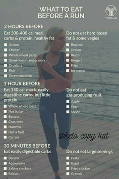 a woman running on a pier with the words what to eat before a run in front of her