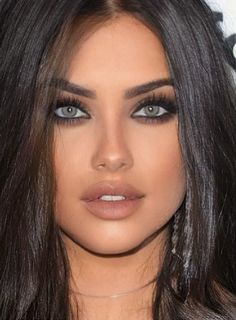 Lazy Eye, Brunette Makeup, Fancy Makeup, Facial Features, Hazel Eyes, Madison Beer, Adriana Lima