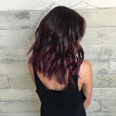 Plum Balayage, Balayage Lob, Purple Balayage, Side Braids, Eyeliner Tips, Hair Color Chocolate, Purple Highlights