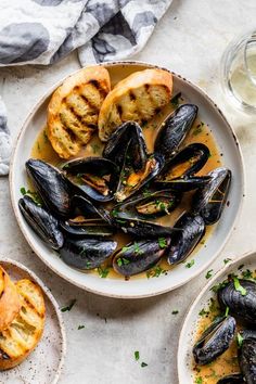 mussels and grilled bread on a plate