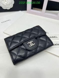 Size: 11cm*8.5cm*3cm It comes with Dust box, Care manual, Tag, and Paper bag. Kirkland Washington, New Handbags, Wellness Design, Paper Bag, Clutch Bag, Chanel, Things To Come, The Incredibles, Wallet