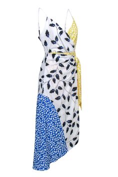 This Yumi Kim dress is a blooming stunner! With its white and yellow floral color-block design and flowy midi length silhouette, you'll be the chicest flower in the room. Wear it to brunch, parties, or date night and make all the heads turn! Size M 100% Polyester Lining slip Invisible side zipper Adjustable sleeveless straps Faux wrap detail Tie waist detail Bust 36" Waist 30" Shoulder to hem 46" White Floral Patchwork Dress For Spring, Brunch Parties, Room Wear, Kim Dress, Black Floral Dress, Yumi Kim, Buy Shoes Online, Feminine Dress, Floral Color