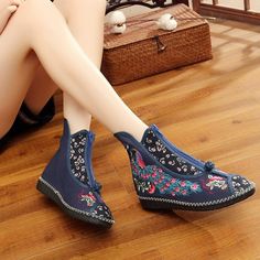 Flat-bottomed Spring and Summer Single-boot Ethnic Embroidered Shoes Casual Boots With Floral Embroidery And Round Toe, Blue Bohemian Festival Boots, Traditional Embroidered Boots For Spring, Blue Bohemian Boots With Round Toe, Bohemian Blue Boots With Round Toe, Blue Bohemian Round Toe Boots, Bohemian Embroidered Boots With Round Toe, Blue Embroidered Spring Boots, Bohemian Embroidered Round Toe Boots