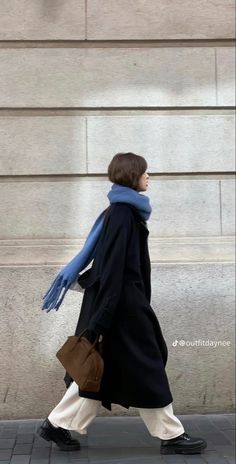 Estilo Hippy, Japan Outfit, Cold Outfits, Blue Scarf, Winter Fits, Autumn Outfit, Looks Style