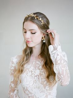 Bride wearing a gold leaf tiara and gorgeous bridal accessories | Wedding hair and makeup ideas | The Ballerina's Reverie: graceful & elegant wedding inspiration | Melbourne Wedding Inspiration - Photographer: LENA LIM PHOTOGRAPHY - Magnolia Rouge: Fine Art Wedding Bog Hair And Makeup Ideas, Leaf Tiara, Bride Photos, Bride Inspiration, Melbourne Wedding, Bride Photo, Accessories Wedding