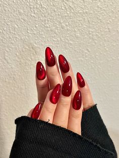 Handmade Miss Red Velvet Japanese Art Fake Nails Ongles Beiges, Red Chrome Nails, Halloween Fest, Velvet Nails, Nagellack Trends, Plain Nails, Magic Cat, Nagel Tips, Red Nail Designs