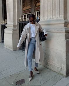 Aïda Badji Sané on Instagram: “Finally the weekend ! Happy Friday everyone xx” How To Style Mary Janes, Mary Jane Outfit, Mary Janes Outfit, Mary Jane Shoes Outfit, Zapatos Mary Jane, Mom Jeans Outfit, Flats Outfit, Outfit Formulas