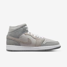 Brand: Air Jordan Model: WMNS Air Jordan 1 Mid SE Nickname: 'Particle Grey'Colorway: Particle Grey / College Grey SKU: DO7139-002Release Date: 02/14/2022 Jordan Aj 1 Mid, Jordan Model, Air Jordan 1 Mid Se, Jordan 11 Retro Low, Womens Air Jordans, Womens Jordans, Air Jordan 6, Jordan 11 Retro, Air Jordan 11