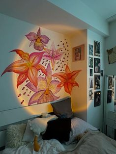 Lily Flower Decor, Murals In Bedrooms, Lotus Room Decor, Orchid Room Decor, Room Wall Drawing Bedrooms, Wall Ideas Bedroom Painting, Wall Aesthetic Painting, Aesthetic Drawings For Room Decor, Artist Bedroom Ideas