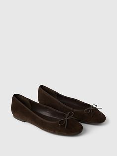 Suede Ballet Flats Brown Flats Shoes, Feminine Flat Shoes, Women’s Flats, Suede Flats Outfit, Brown Flat Shoes, Tieks Ballet Flats, Brown Ballet Flats, Ballet Flats Outfit, Fall Flats