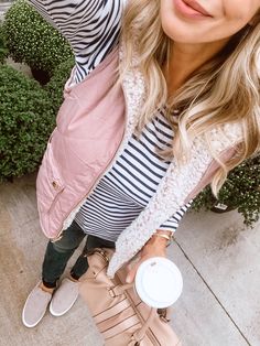 Hiking Fashion Women, Fall Vest Outfits, Men Vest Outfits, Top With Jeans, Mens Fashion Dressy, Fall Outfit Inspiration