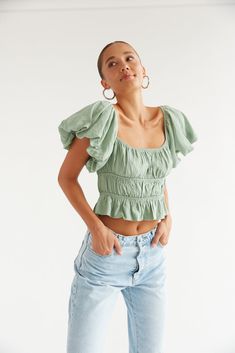 American Threads, Green Square, Casual Preppy Outfits, Ruffle Crop Top, Simple Trendy Outfits, Spring Tops, Puff Sleeve Top, Dress Floral, Preppy Outfits