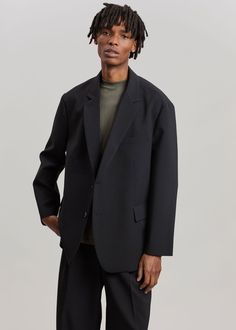 Beo Blazer - Black Blazer The Frankie Shop Black Suit Men, Paris Store, Denim Suit, The Frankie Shop, Suiting Fabric, Frankie Shop, Reversible Vest, Paris Woman, Anorak Jacket