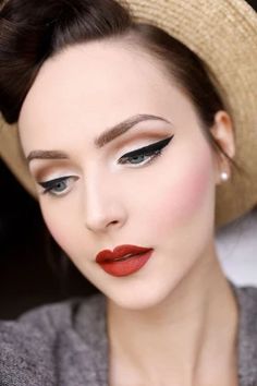 Maquillage Pin Up, Winter Make-up, 50s Makeup, Wedding Makeup Vintage, Idda Van Munster, Make Up Designs, Gorgeous Wedding Makeup, Pin Up Makeup, Wedding Makeup Tutorial