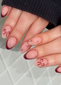 Cute Quick Nail Designs, Gel Nails Birthday Ideas, Nail Ideas November 2024, Nail Inspo Winter 2024, Nail Art Designs Winter 2024, Nail Art With Bow, Winter Birthday Nail Ideas, Nails For Winter 2024, Nail Ideas Winter 2024