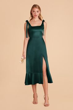 A convertible pinafore-style midi bridesmaid dress is a gorgeous addition to your cottagecore or garden wedding affair. Emerald Bridesmaid Dress, Bridesmaid Dresses Midi, Emerald Bridesmaid, Square Neckline Top, Emerald Green Bridesmaid Dresses, Bridesmaid Gown Chiffon, Formal Wedding Attire, Emerald Bridesmaid Dresses, Tea Length Bridesmaid Dresses