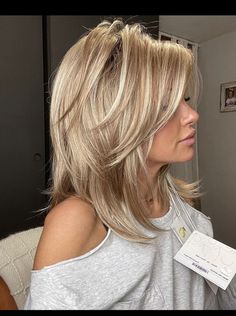 Beautiful Blonde Hair, Hoco Hair Styles, Hair Hoco, Hair Bridesmaid, Bridesmaid Hair Down, Hair Affair, Haircuts For Medium Hair, Penteado Cabelo Curto, Bridesmaid Hairstyles