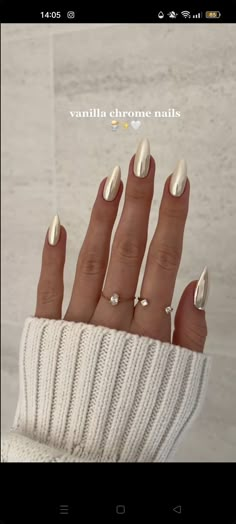 Ongles Beiges, White Chrome Nails, Engagement Nails, Chrome Nails Designs, Classic Nails, Colorful Nails, Her Nails, Funky Nails, Chic Nails