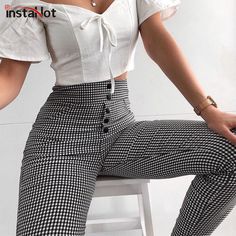 High Waist Pants Elegant Grey Plaid Button Front Casual Streetwear Price: 32.24 & FREE Shipping #partyoutfit Plaid Pants Outfit, Elegant Pant, Checkered Pants, Harem Pants Women, Grey Plaid, Plaid Pants, Pants Pattern, Casual Streetwear, Looks Vintage