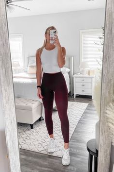 Covered Up Gym Outfits, Modest Cute Gym Outfits, Petite Workout Outfits, Gym Outfits Girl, Burgundy Gym Outfit, Shein Workout Outfits, Gym Winter Outfits For Women, Workout Class Outfit, Cute Work Out Outfits