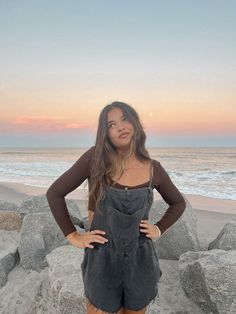 Billabong Romper Outfit, Billabong Overalls Outfit, Free People Jumpsuit Outfit Summer, Oversized Romper Outfit, Billabong Outfits Summer, Billabong Aesthetic Outfits, Rompers Aesthetic, Free People Romper Outfit, Free People Jumpsuit Outfit