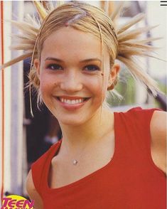 00s Hairstyles, 2000 Hairstyles, Early 2000s Hairstyles, 2000s Hair, 2000s Hairstyles, Look 80s, 90s Grunge Hair, Y2k Hairstyles, Crimped Hair