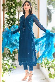 Teal embroidered shirt with a contrasting ruffle dupatta Lace Kurti, Nadia Farooqui, Ruffle Dupatta, Pakistan Dress, The Crafts, Linen Fashion, Dress Indian Style, Indian Designer Outfits, Silk Dupatta