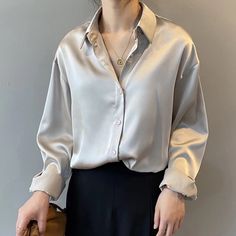 Beautiful Silky Like Shirt Comfortable And Soft Satijnen Blouses, Blouse Korean Style, Silk Shirt Blouses, Satin Shirts, Satin Bluse, Look Jean, Women Long Sleeve Dress, White Long Sleeve Shirt, Satin Blouses