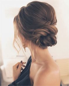 Diy Updo, Wavy Wedding Hair, Simple Ponytails, Elegant Wedding Hair, Trendy Wedding Hairstyles, Hair Curly, Wedding Hair And Makeup