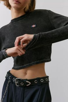 Dickies Newington Ribbed Long Sleeve Tee | Urban Outfitters Long Sleeve Graphic Tees Outfit, Graphic Tee Outfits, Ribbed Knit Top, Top Cropped, Knit Crop Top, Cropped Top, Long Sleeve Tee, Knit Top, Ribbed Knit