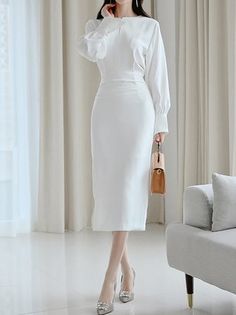 White Midi Dress For Spring Office Wear, Professional Outfits Dress, Plain Long Dress, Mens Outdoor Fashion, Official Dresses, Bee Bee, Diy Metal, Outdoor Fashion, Professional Outfits