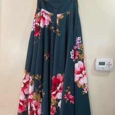 Beautiful Skirt,New With Out Tags, Green Flared Maxi Skirt With Floral Print, Green Flared Skirt With Floral Print, Green Floral Print Long Skirt, Beautiful Skirt, Beautiful Skirts, Floral Skirt, Maine, Womens Skirt, Skirt