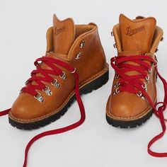 Brand New In Box!! The Cascade Is Designed After Danner’s Iconic Hiking Boot From The Early ‘70s, Believed By Many As The Greatest Backpacking Boot Of All Time. Made In Portland, Oregon. Size: 8.5, 10. Full-Grain Leather Upper Flat Red Laces Handcrafted Stitchdown Construction Treaded Rubber Sole *By Danner *Leather *Rubber *Made In The Usa Danner Hiking Boots, Wander Outfit, Summer Hiking Boots, Backpacking Boots, Danner Boots, Hiker Boots, Mens Leather Boots, Baby Boots, Trail Shoes