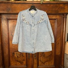 Nwt Driftwood- Denim Floral Embroidered Shirt. Size M Pearl Snap Buttons Floral Embroidery On Front Chest And Back Yolk. Has A Light Acid Wash Finish- Some Over Washing On Some Areas- Manufacturer Flaw? See Last 2 Pictures. Pit To Pit: 24” Drop: 25” Bin: 27bc Medium Wash Denim Top With Floral Embroidery For Spring, Embroidered Medium Wash Denim Top, Floral Embroidered Medium Wash Denim Top, Light Wash Denim Tops With Floral Embroidery, Floral Embroidered Shirt, Embroidered Shirt, Acid Wash, Floral Embroidery, Button Down Shirt