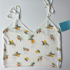 Late Night Apparel Knit Crop Top Lemon Print Size Large New With Tags Tie Shoulders V-Neck Knit Top Lemon Print Approx Measurements Flat Has Stretch Bust 19” Length (Adjustable) 16” Lemon Print, Knit Crop, Knit Crop Top, Yellow White, Print Tops, Knit Top, Crop Tops, Womens Tops, Cute Outfits