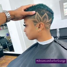 Hair Cuts For Black Women, Fade Haircut Women, Short Hair Designs, Black Hair Short Cuts, Fade Hair, Shaved Side Hairstyles, Shaved Hair Designs, Tapered Natural Hair, Natural Hair Cuts