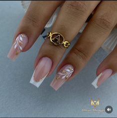 Elegant Touch Nails, Gold Nail Designs, Nail Salon Design, Classy Nail Designs, Fancy Nails Designs, Simple Acrylic Nails, Pretty Nail Art, Trendy Nail Design